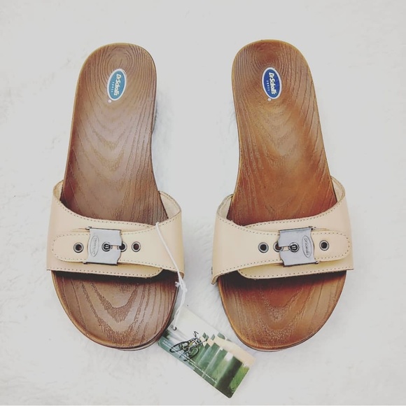 Dr. Scholl's Shoes - NWT Dr. Scholl's Leather Tan Sandals